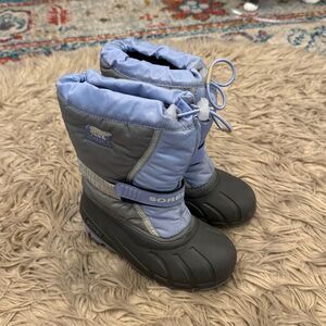 Sorel kids waterproof flurry snow boots size 13